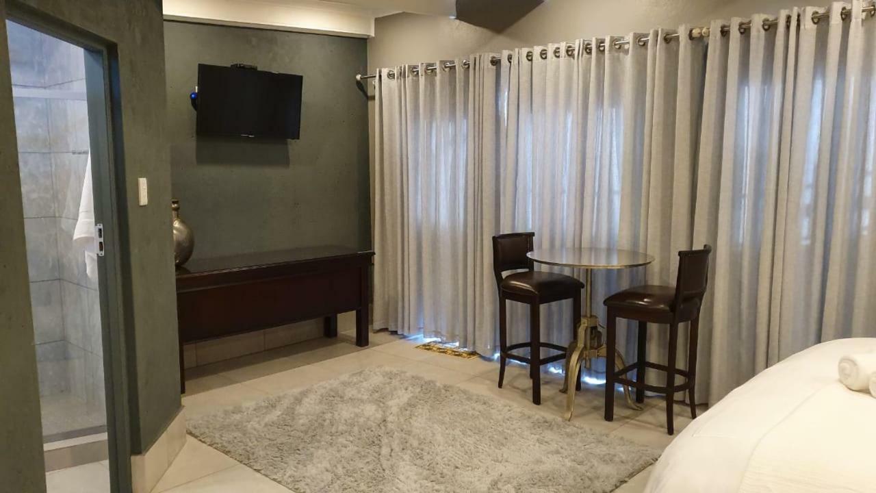 Izimbali Lodge And Restaurant Ермело Екстер'єр фото